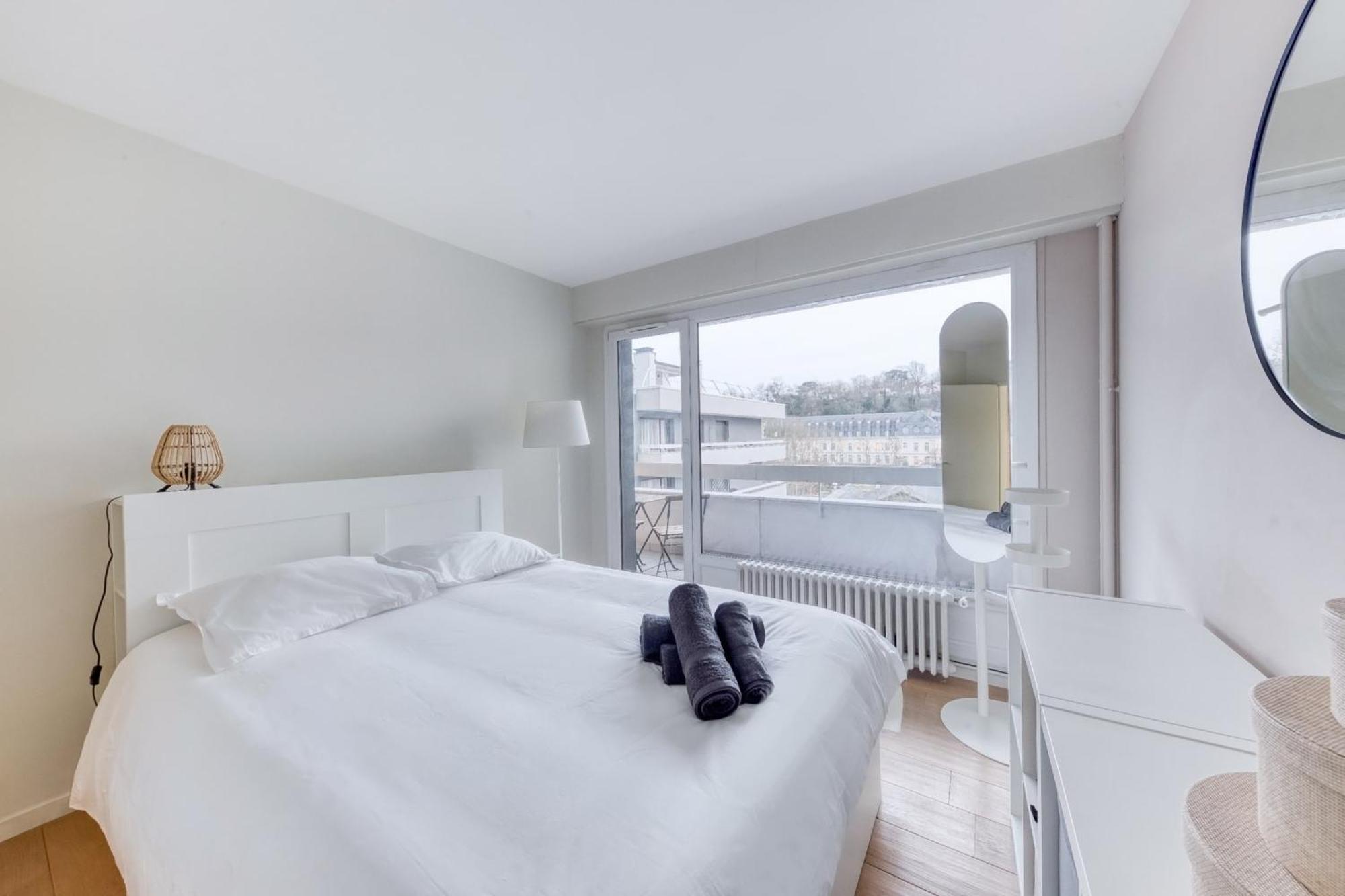 Grand Appartement Spacieux - Proche Paris Sevr Dış mekan fotoğraf